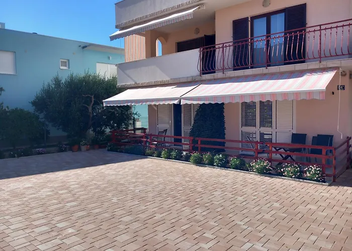 Relax And Enjoy Apartment Stobrec